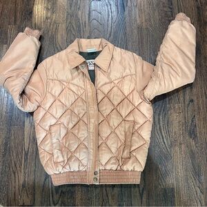 Vintage Walls Western Puffer Youth Jacket
Blizzard-Pruf Size Medium(10-12)‎